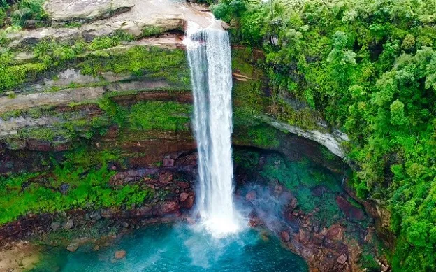 Best time to visit Phe Phe Falls
