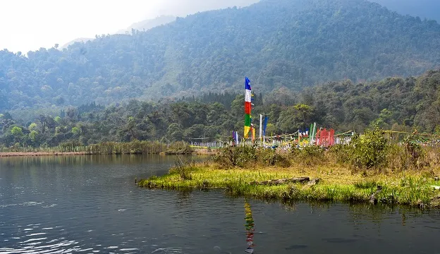 Khecheopalri Lake