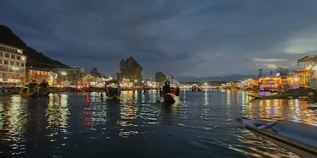 Dal Lake, Srinagar