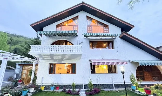 Tree of Life Lakeside Cottage, Srinagar