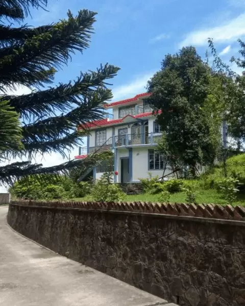 Hill Top Chateau, Shillong