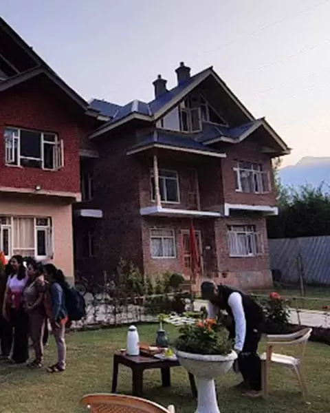 Alborz Homestay Srinagar, Srinagar