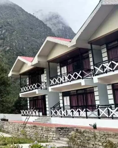 Whispering Pines Resort, Lachung