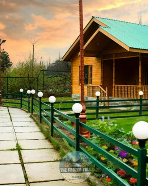 The FrozenFall Resort, Tangmarg
