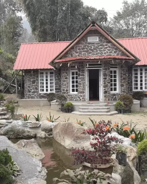 Riverside Dwelling Homestay