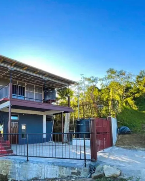 MT HOMESTAY, Reiek