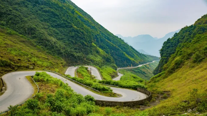 Hà Giang to Đồng Văn approx. 150 km