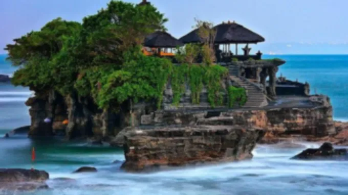 Cultural Tour: Temples & Monkey Forest