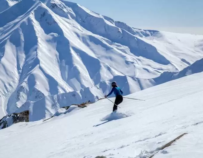 Pahalgam to Gulmarg 80 km, approx. 2-3 hours